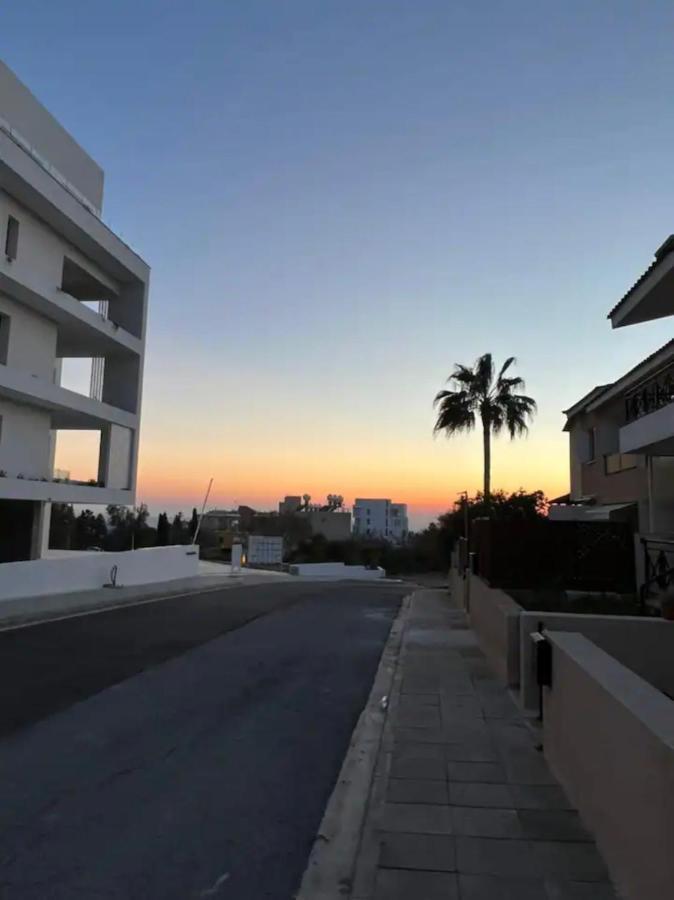 Marias Spacious Aparment Paphos Exteriör bild