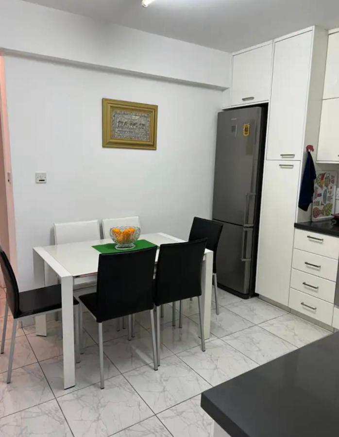 Marias Spacious Aparment Paphos Exteriör bild