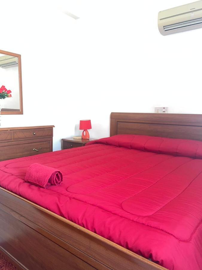 Marias Spacious Aparment Paphos Exteriör bild